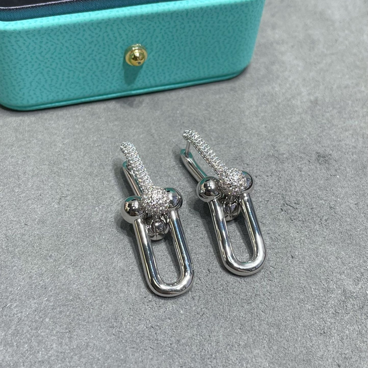 [Twinkle ] TF U-shaped diamond earrings
