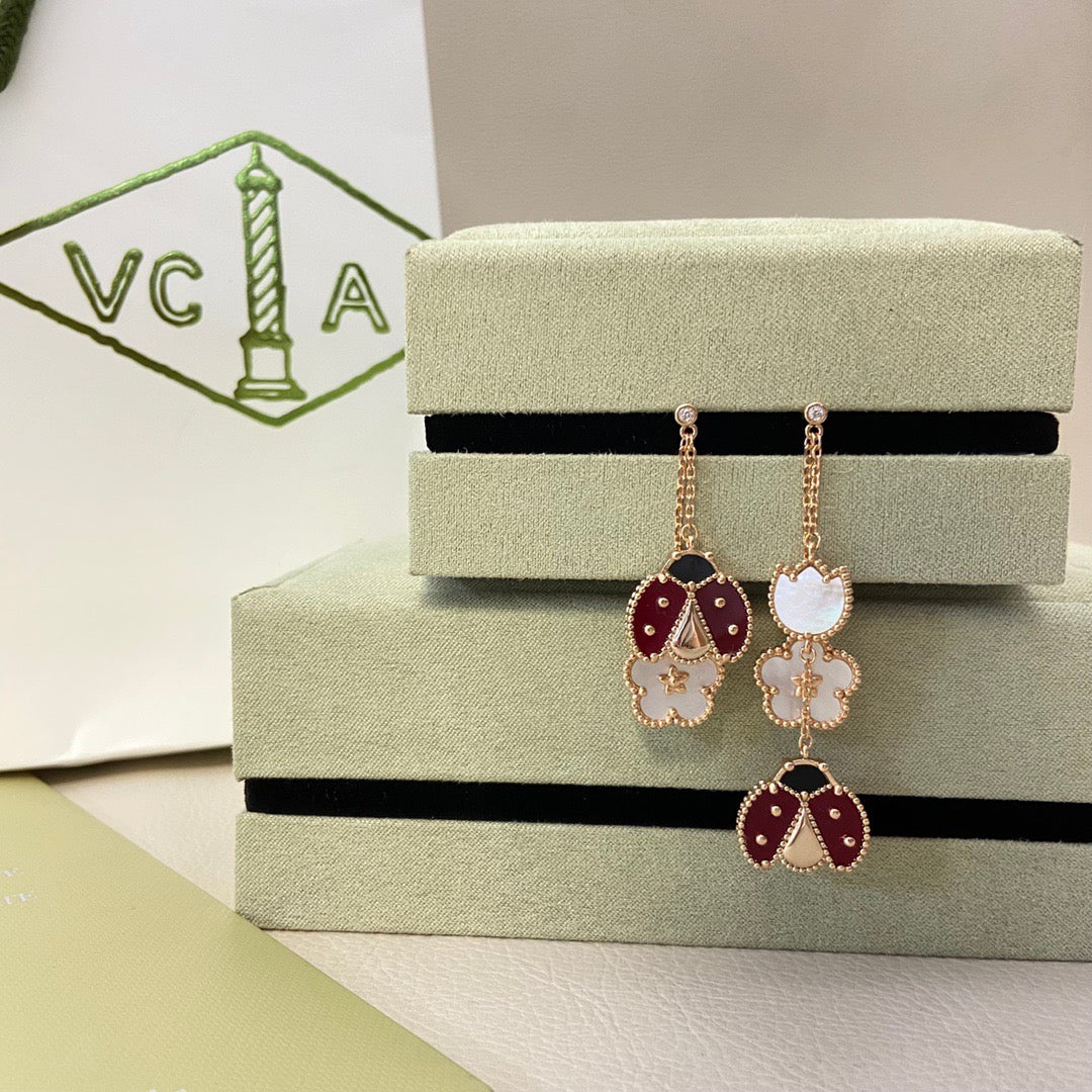 Twinkle LUCKY LADYBUG WHITE MOP EARRINGS