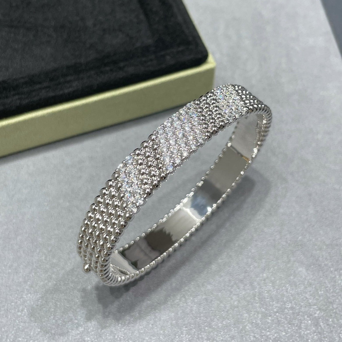 [Twinkle ]  PERLEE DIAMOND BRACELET ,5-ROW DIAMOND-SET DESIGN