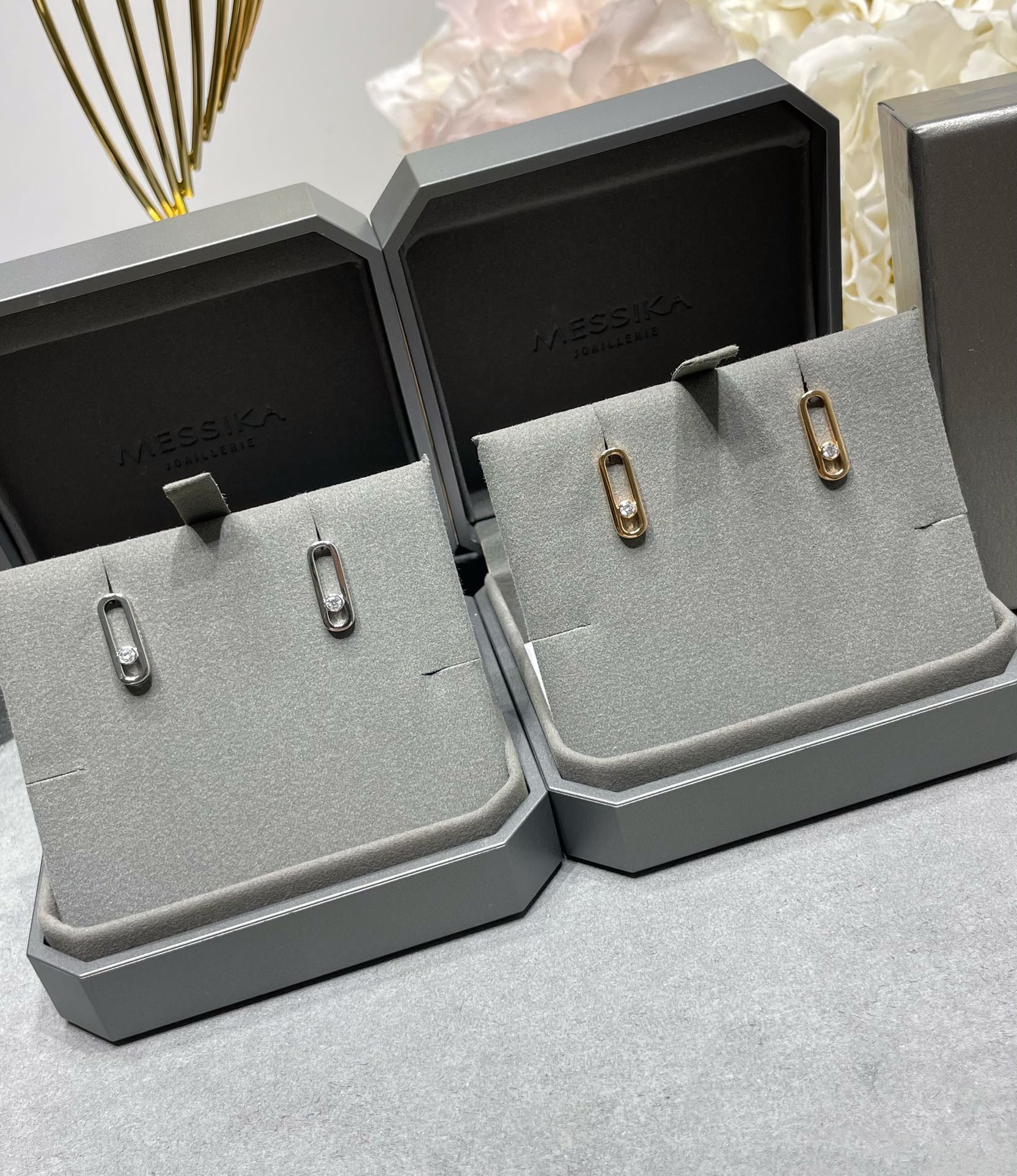 [Twinkle ]MOVE UNO SMALL 1 DIAMOND EARRINGS
