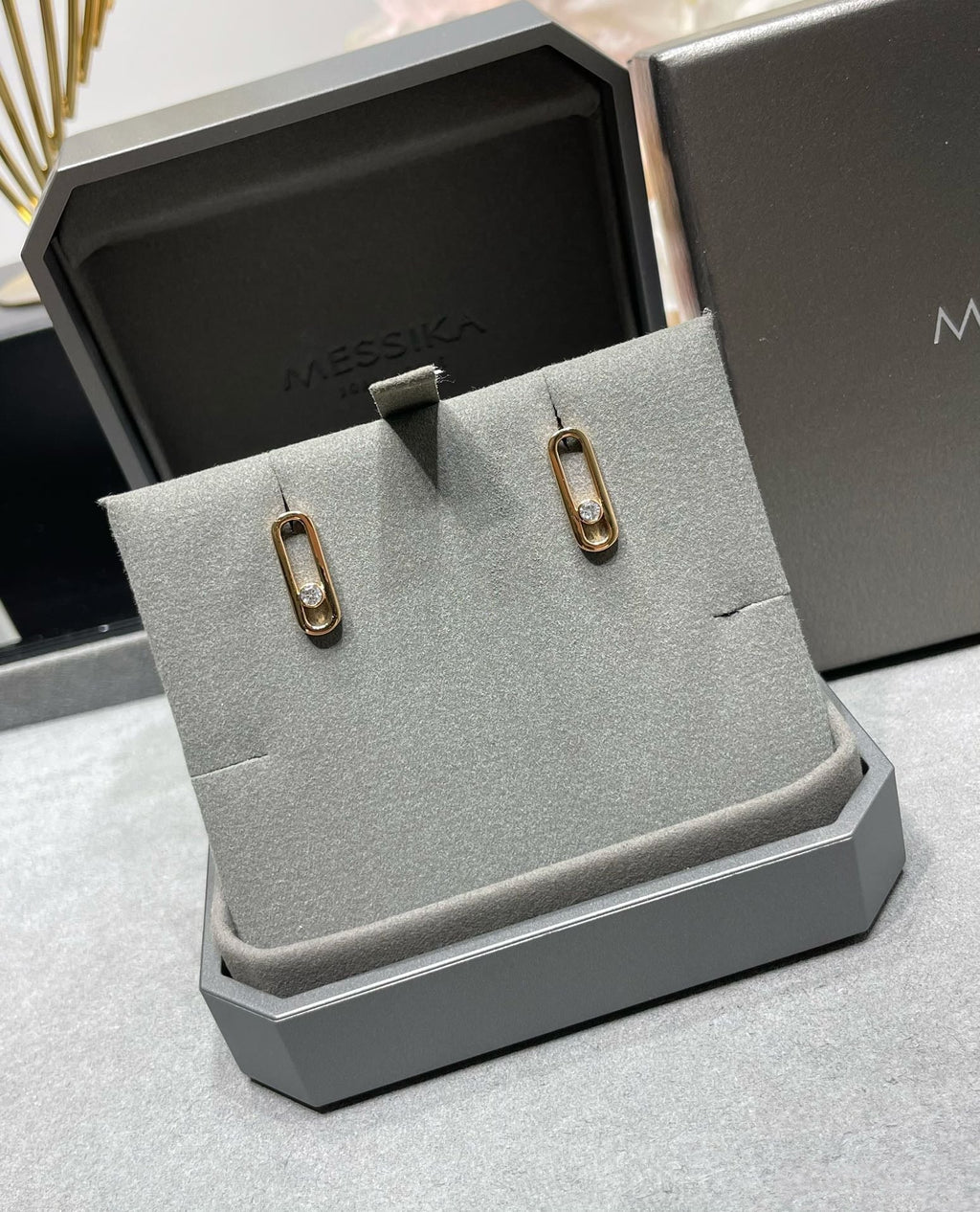 [Twinkle ]MOVE UNO SMALL 1 DIAMOND EARRINGS